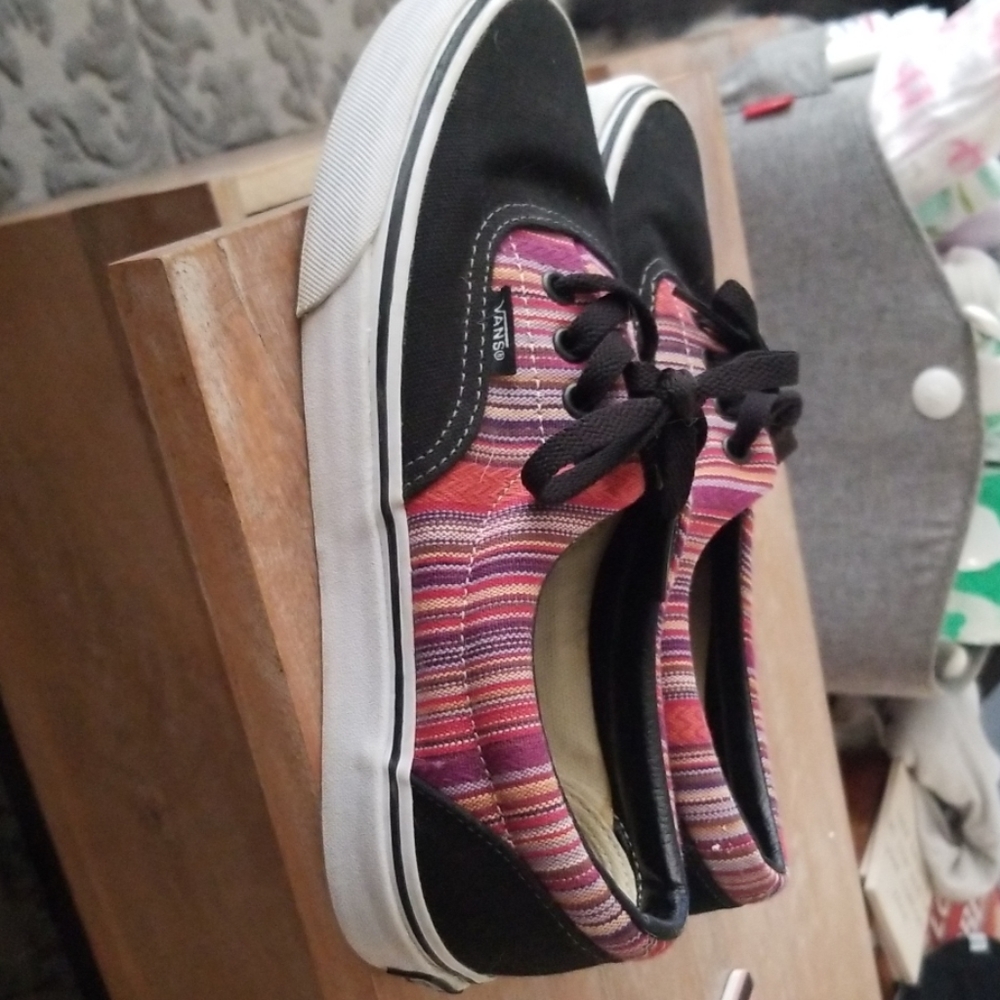 Brand new never worn vans - Picture 1 of 3